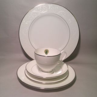Waterford Fine China,  Baron’s Court 5 Piece Place Setting With Tags