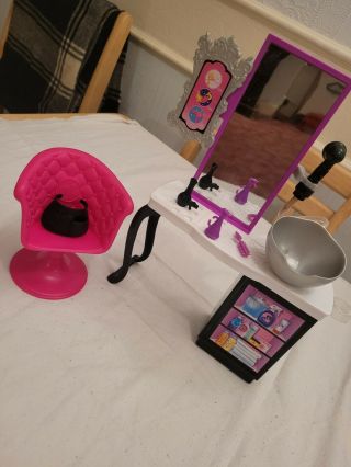 Barbie Mattel Hairdresser Set With Sink Accessories