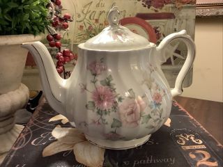 Vintage Sadler 4 Cup Teapot 4226 White & Pink Floral W/ Gold Trim England
