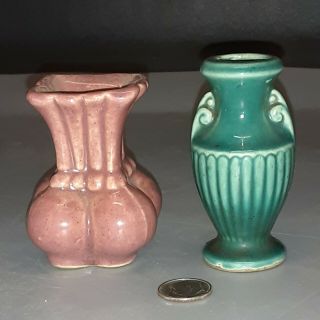 2 Vintage Shawnee Pottery Miniature Vases 2.  5 " Pink & 2 7/8 " Green 1937 - 1940 Mc