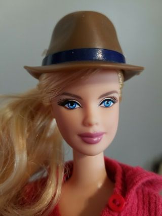 Dolls Of The World United Kingdom Olympic Barbie Doll 1991 Cute
