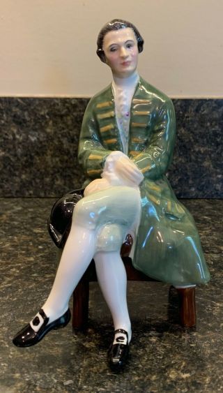 Vintage Royal Doulton A Gentleman From Williamsburg Figurine Hn 2227