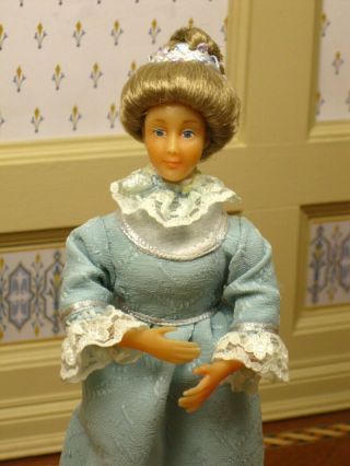 Anne Clark MerryMeeting Victorian Lady Doll in Green Dress Dollhouse Miniature 3