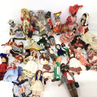 Collectable Assortment Of Small Nationally Dressed Plastic Dolls 454