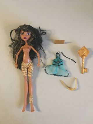 Monster High Doll Cleo De Nile W/ Blue Shirt Gold Comb Bracelet Earrings,