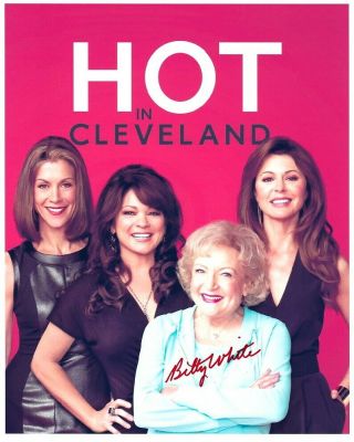 Betty White Hand - Signed Hot In Cleveland 8x10 Lifetime Color Cast Portrait