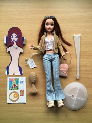 My Scene Chillin Out Chelsea.  Barbie 2003.  Plus.