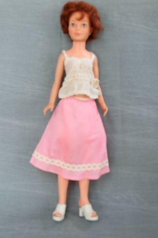 1977 Ideal Magic Hair Crissy Doll In Outfit W/ Sandals