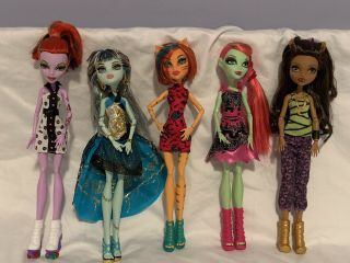 5 Monster High Dolls: Laguna Blue,  Operetta,  Toralei,  Venus Mcflytrap,  Clawdeen