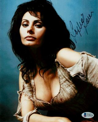 Sophia Loren Legendary Actress Signed 8x10 W/ Bas Y98114