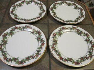 Royal Gallery The Holly And The Ivy (4) 10 5/8 " Dinner Plates Euc
