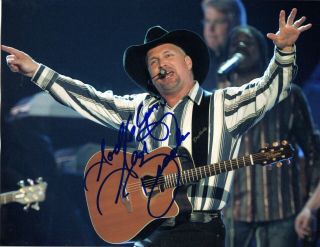 Garth Brooks Country Singer Autographed Hand Signed Photo - Musician