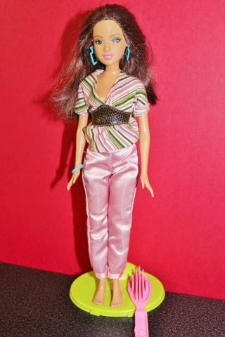 2006 Mattel Fashion Fever Barbie Doll With Flat Feet Brunette W Orig Jewelry