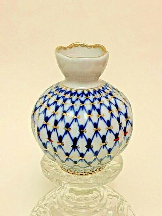 Vintage.  USSR.  Imperial porcelain factory.  vase.  cobalt.  gold 22K.  Porcelain. 2