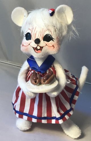 Annalee Doll 5 " 2008 Patriotic Girl Mouse With Hot Dogs Euc