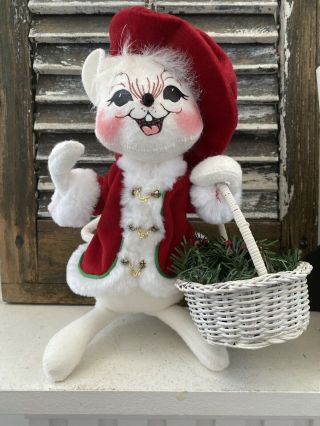 2006 Annalee Christmas Doll,  Mouse Santa Claus Wicker Basket.  Bells On Coat