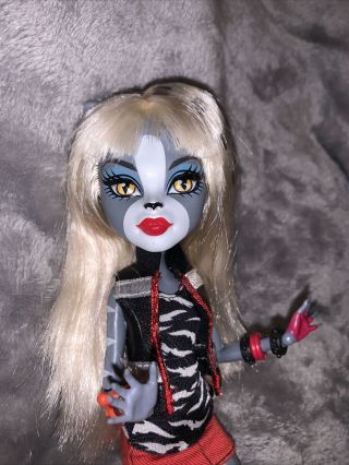 Monster High Doll - Wave 3 Meowlody Doll In Outfit And Boots - No Tail