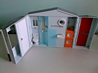 Barbie 2005 Totally Real Folding House W Real Sounds Missing Parts & Accessories