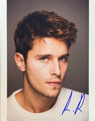 9 - 1 - 1 Lone Star Ronen Rubinstein Signed Autographed 8x10