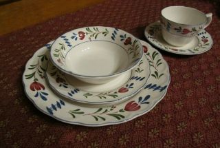 Provincial Designs By Nikko " Avondale ",  20 Pc Set,  Blue,  Green & Red Floral