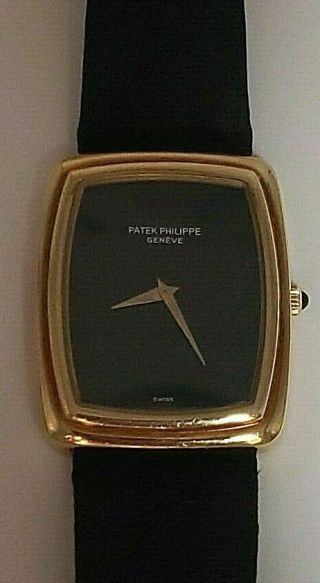 Patek Philippe Ref: 3732 Circa 1979 Men ' s Rectangular Watch in 18 Kt Yellow Gold 4