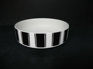 Mikasa Madison Avenue Caa76 Black & White 8 1/2 " Round Vegetable Bowl.