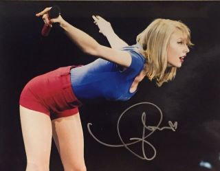 Taylor Swift Autographed 8x10 Photo Red Tour Rare W/coa & Hologram
