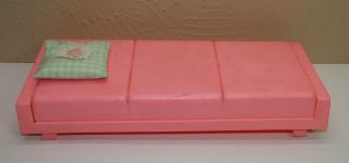 Vintage 1973 Mattel Barbie Mod Pink Plastic Bed For Townhouse Dream House