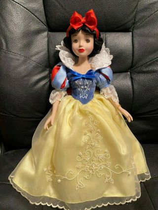 2003 Disney Princess Snow White Porcelain Keepsake Doll The Brass Key Royal Edit