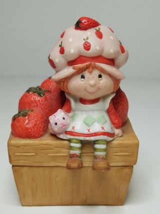 Vintage Strawberry Shortcake “gift Of Love” Porcelain Trinket Box