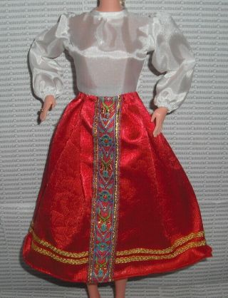 Top Barbie Doll Mattel Russian Hite Red & Gold Evening Coctail Dress Accessory