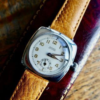 A Stunning Gents Vintage Ww2 1939 Rolex " Cushion " Oyster Wristwatch Ref.  2081