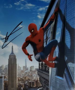 Tom Holland Hand Signed 8x10 Photo W/ Holo Spider - Man