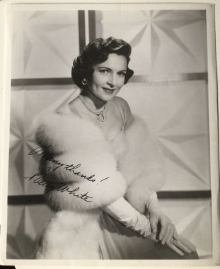 Betty White Vintage Autographed 8x10 Photo Golden Girls