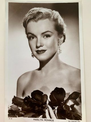 Stunning Portrait Of A Young Marilyn Monroe - Picturegoer 