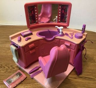 Vintage Mattel 1983 Barbie Beauty Salon Set 4839 W/accessories