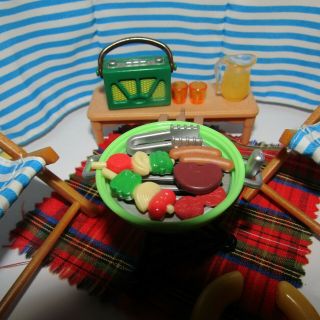 SYLVANIAN FAMILIES - A DAY AT THE SEASIDE - LOVELY ITEMS - 1 DAY LISTING 3