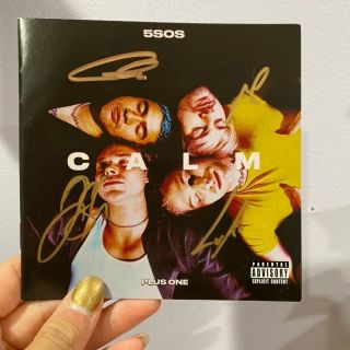 5sos Signed Plus One Booklet