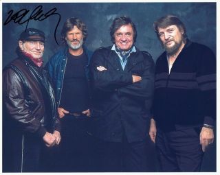 Willie Nelson Signed The Highwaymen 8x10 W/ Johnny Cash & Waylon Jennings