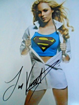 Smallville; Laura Vandervoort 8 X 10 Autograph W/loa