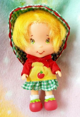 Strawberry Shortcake Bandai 2002 Apple Dumplin Doll