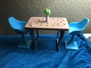 2015 Barbie Dream House Dining Room Table Cjr47 And Chairs And Flower Vase