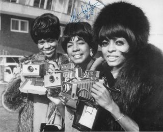 Mary Wilson Signed 8x10 B&w Group Photo Autograph The Supremes Music Legend