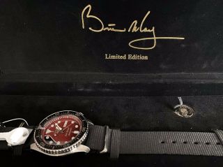 Seiko 5 Sports Brian May Special Edition SRPE83 2