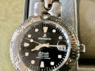 Bertolucci 300m Diver Stainless Steel Automatic Chronometer Men’s 40 MM Black 2