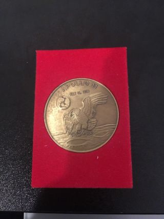 N311 Nasa Space Coin / Medal,  Apollo 11,  Moon Landing