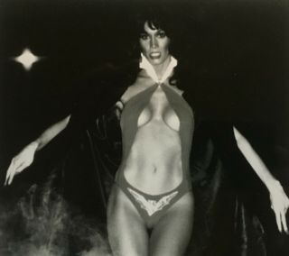 Sexy Barbara Leigh " The Vampirella " Signed 8x10 Photo Streets Of Nyc