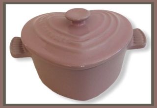 Le Creuset Pink Mini Heart Ramekin 17 - 39 - Heart Bowl W/lid - /tag (c407)