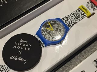 SWATCH X DISNEY X KEITH HARING ECLECTIC MICKEY WATCH SUOZ336,  STICKERS,  BADGE 2