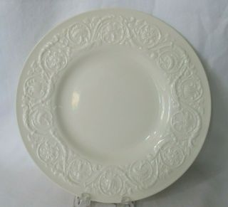 Wedgwood Of Etruria & Barlaston Patrician Cream Embossed Dinner Plate 1927 - 86